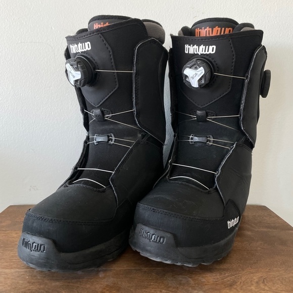 32 Thirty Two Black Lashed Double Boa Black Snowboard Boots - Picture 2 of 12